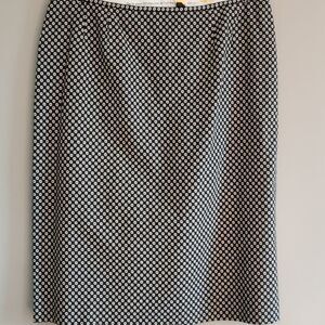 Daisy Pattern Pencil Skirt